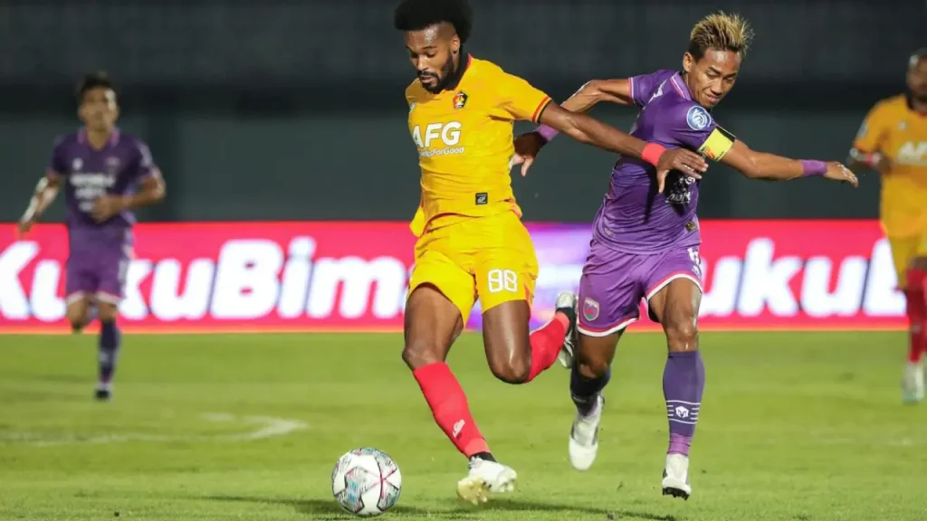 Shayne Pattynama dan Muhammad Toha jelang laga Persita vs Persija