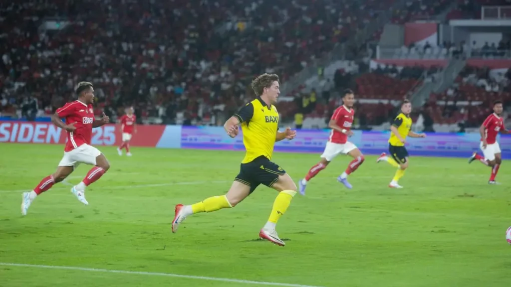 Ole Romeny striker Timnas Indonesia saat bermain bersama Oxford United di Championship Inggris