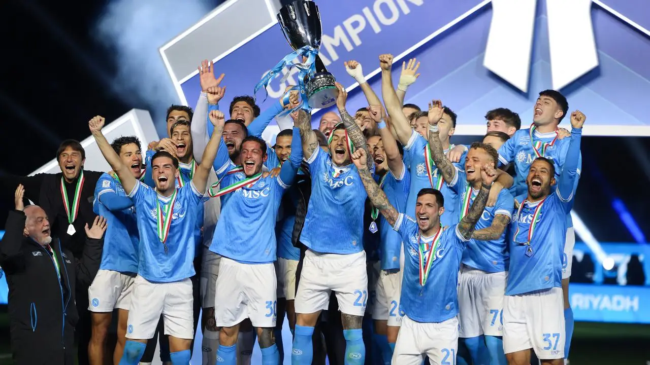napoli juara piala super italia