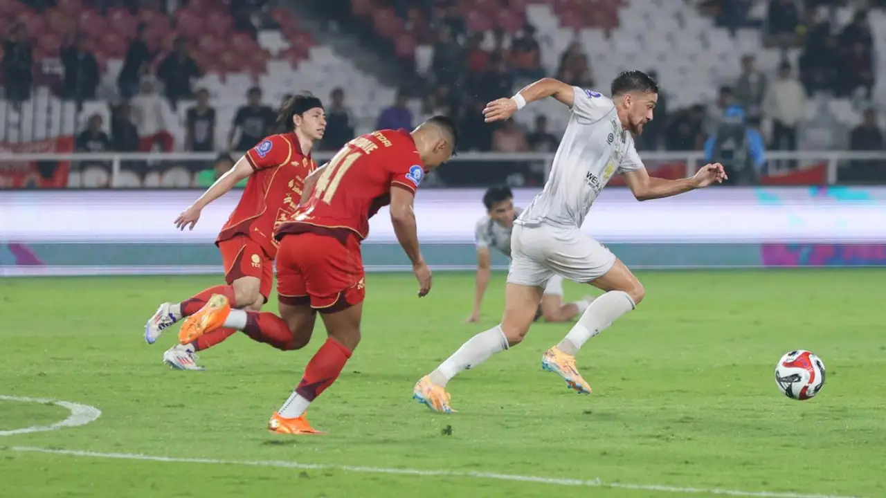 John Herdman memantau pertandingan BRI Super League jelang agenda Timnas Indonesia 2026