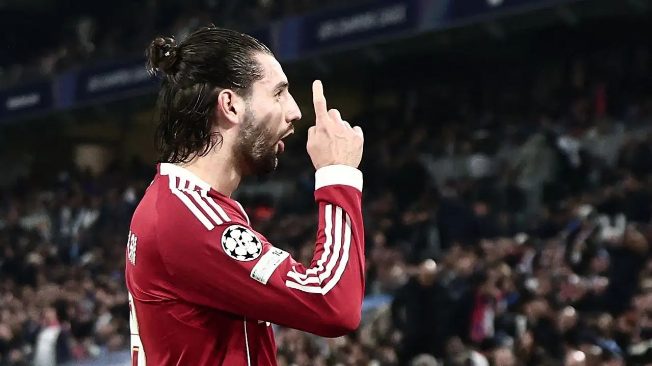 Dominik Szoboszlai mencetak gol tendangan bebas saat Liverpool mengalahkan Marseille di Liga Champions