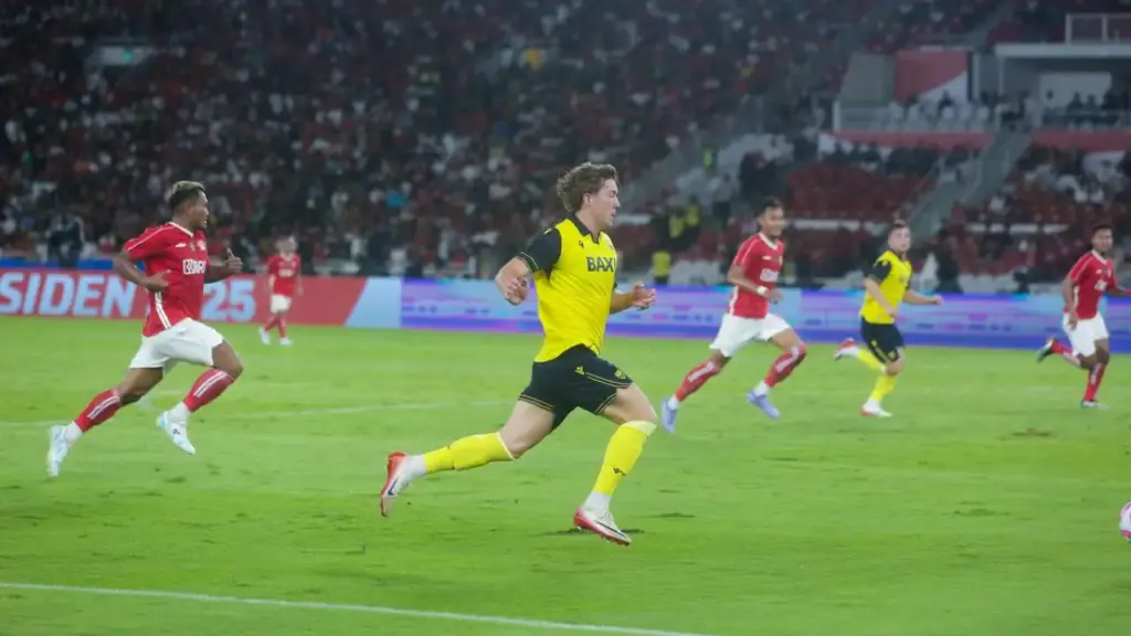 Ole Romeny striker Timnas Indonesia saat bermain bersama Oxford United di Championship Inggris