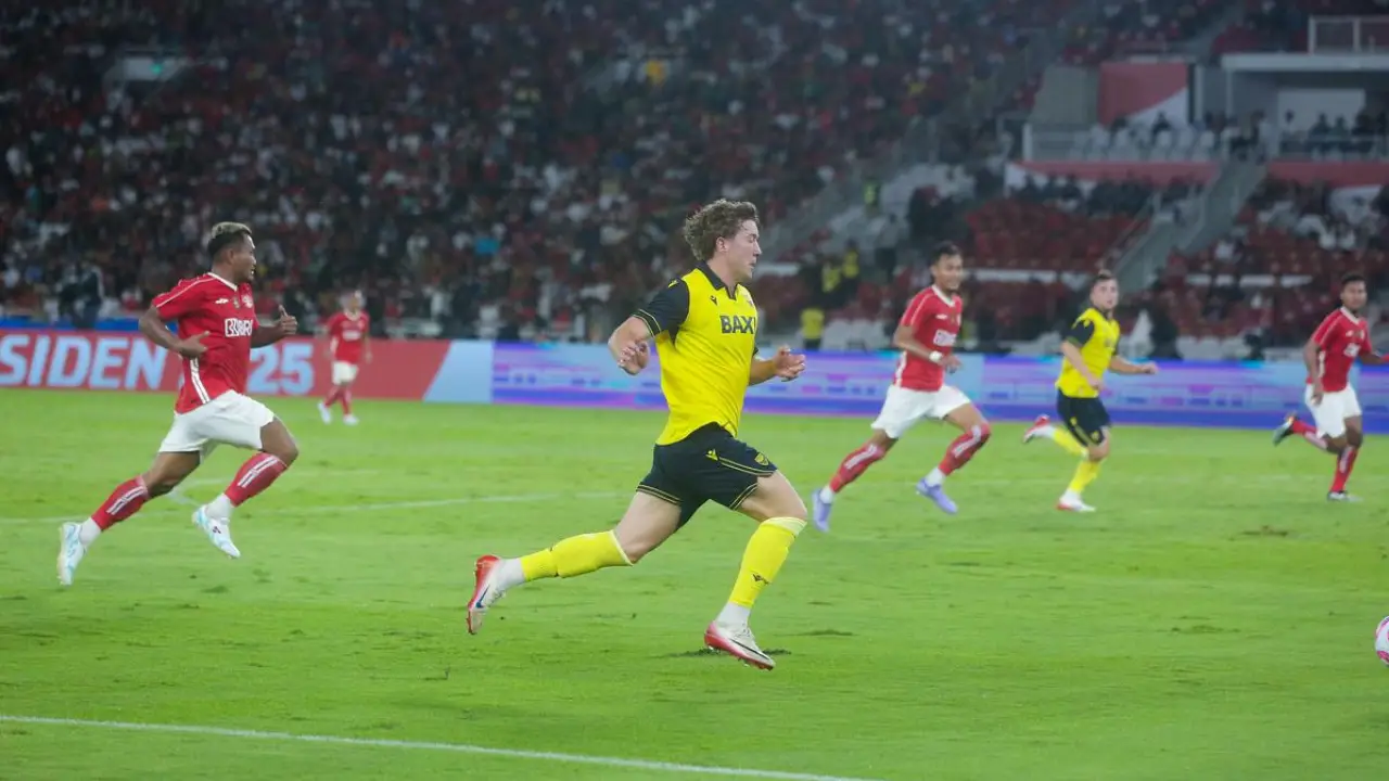 Ole Romeny striker Timnas Indonesia saat bermain bersama Oxford United di Championship Inggris