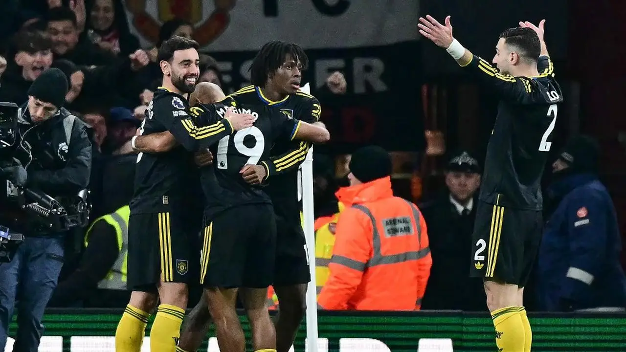 Michael Carrick memimpin latihan Manchester United jelang laga West Ham Vs MU Liga Inggris 2026