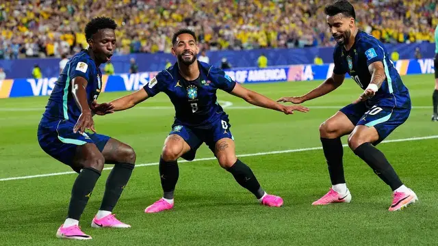 Vinicius Junior merayakan gol bersama pemain Brasil saat mengalahkan Haiti 3-0 pada laga Grup C Piala Dunia 2026 di Philadelphia.
