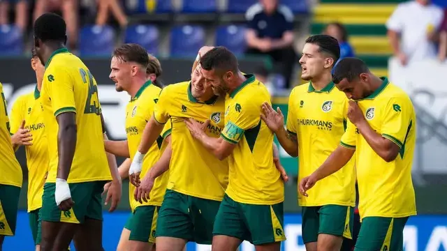 Justin Hubner Eredivisie tampil penuh saat Fortuna Sittard menahan imbang PSV Eindhoven 2-2 di Stadion Philips.